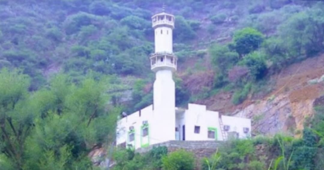 أحد المساجد المعروفة في رجال ألمع